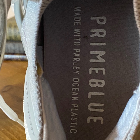 Adidas Primeblue Ultraboost Grey and White Sneakers - Size 8 - Picture 13 of 15